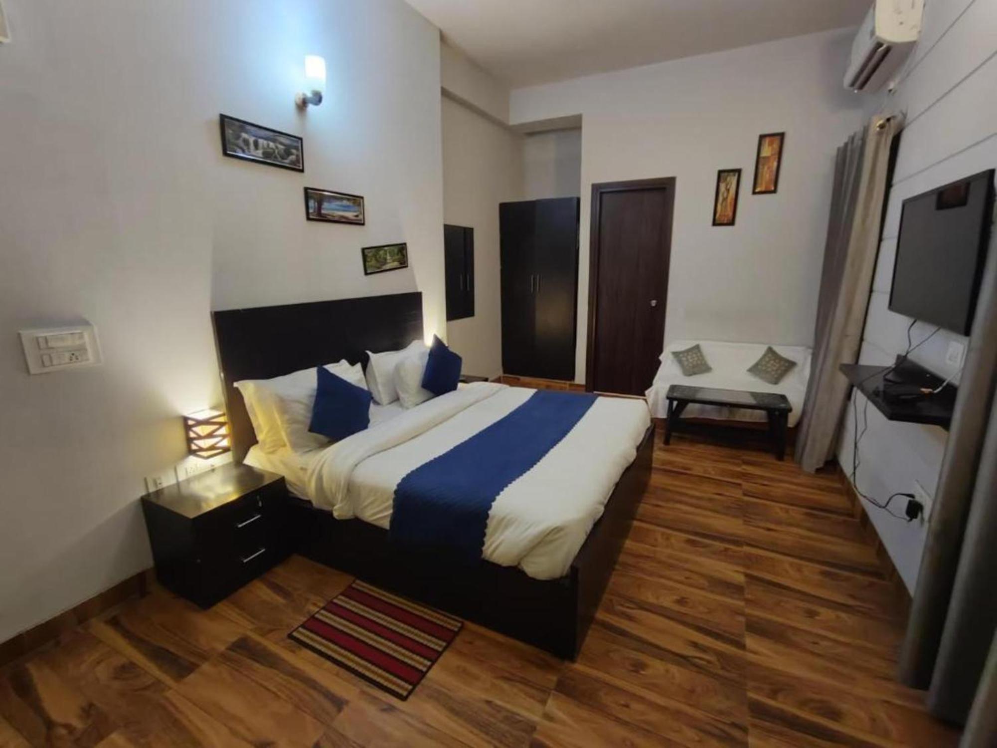 Vrindavan Dreams Hotel And Suites Vrindāvan Exterior foto