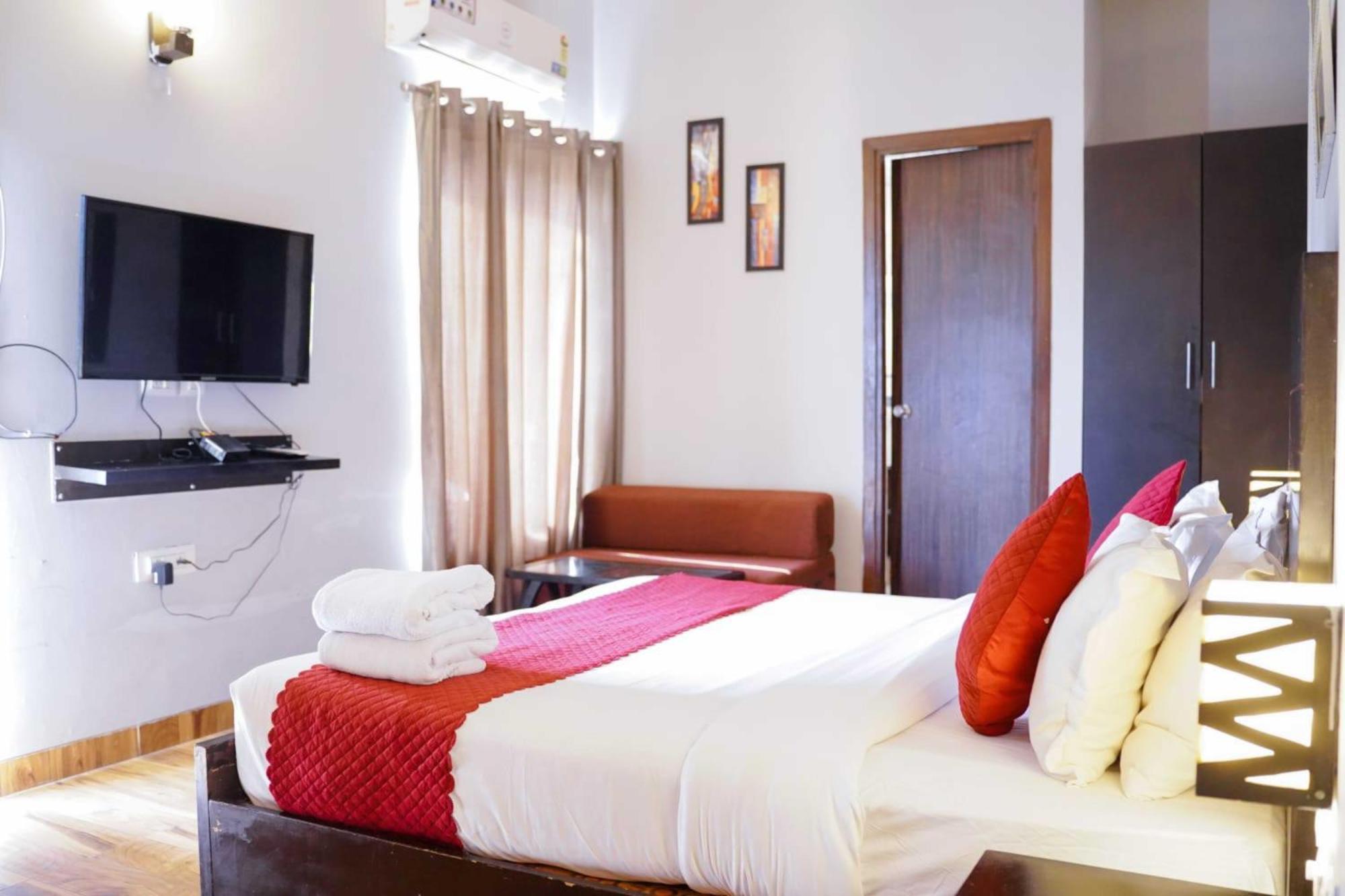 Vrindavan Dreams Hotel And Suites Vrindāvan Exterior foto
