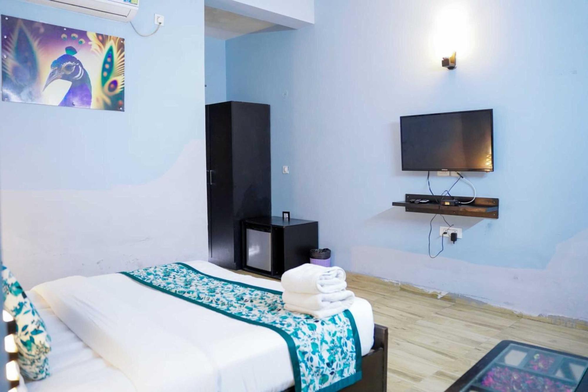 Vrindavan Dreams Hotel And Suites Vrindāvan Exterior foto