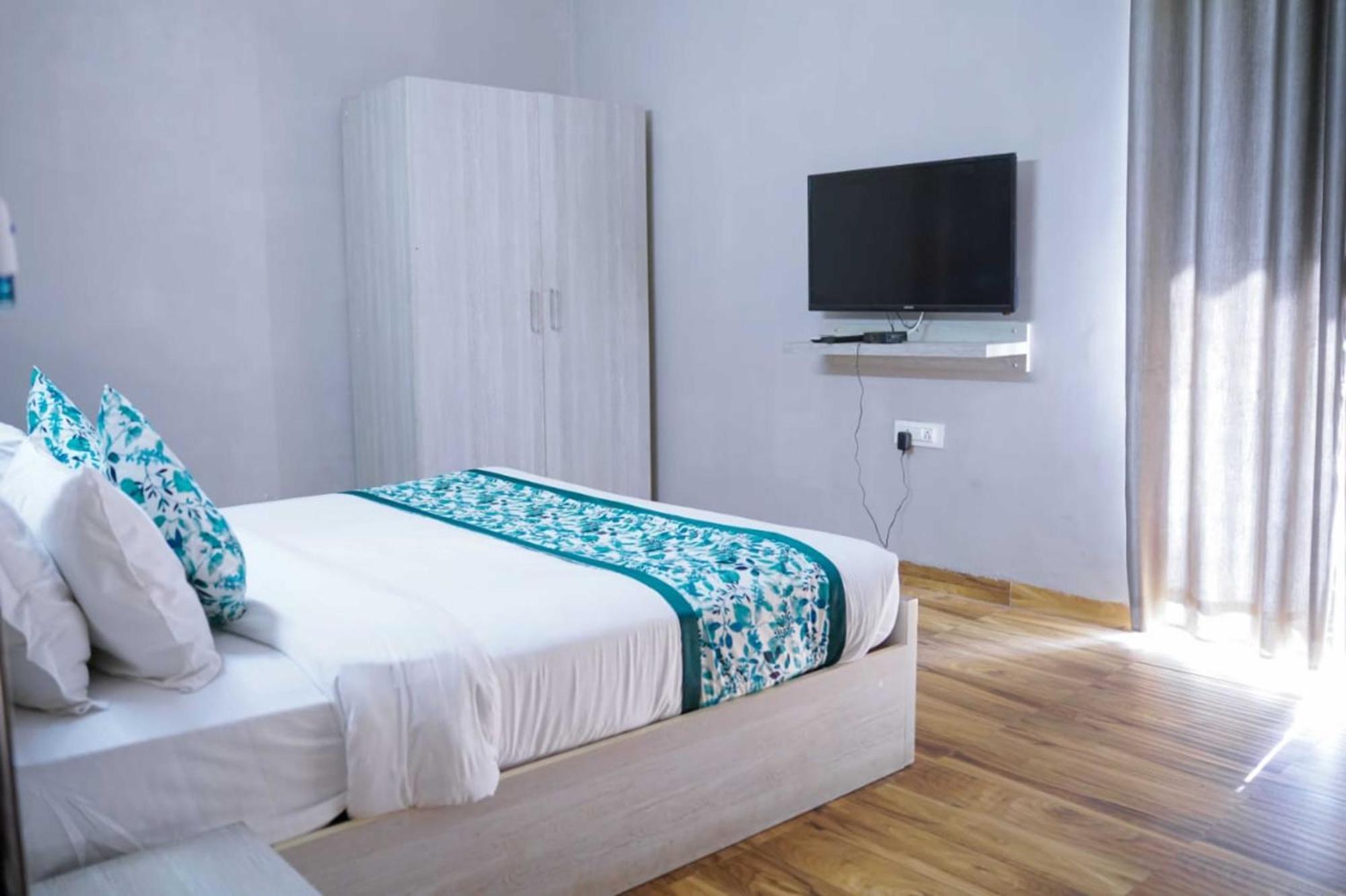 Vrindavan Dreams Hotel And Suites Vrindāvan Exterior foto