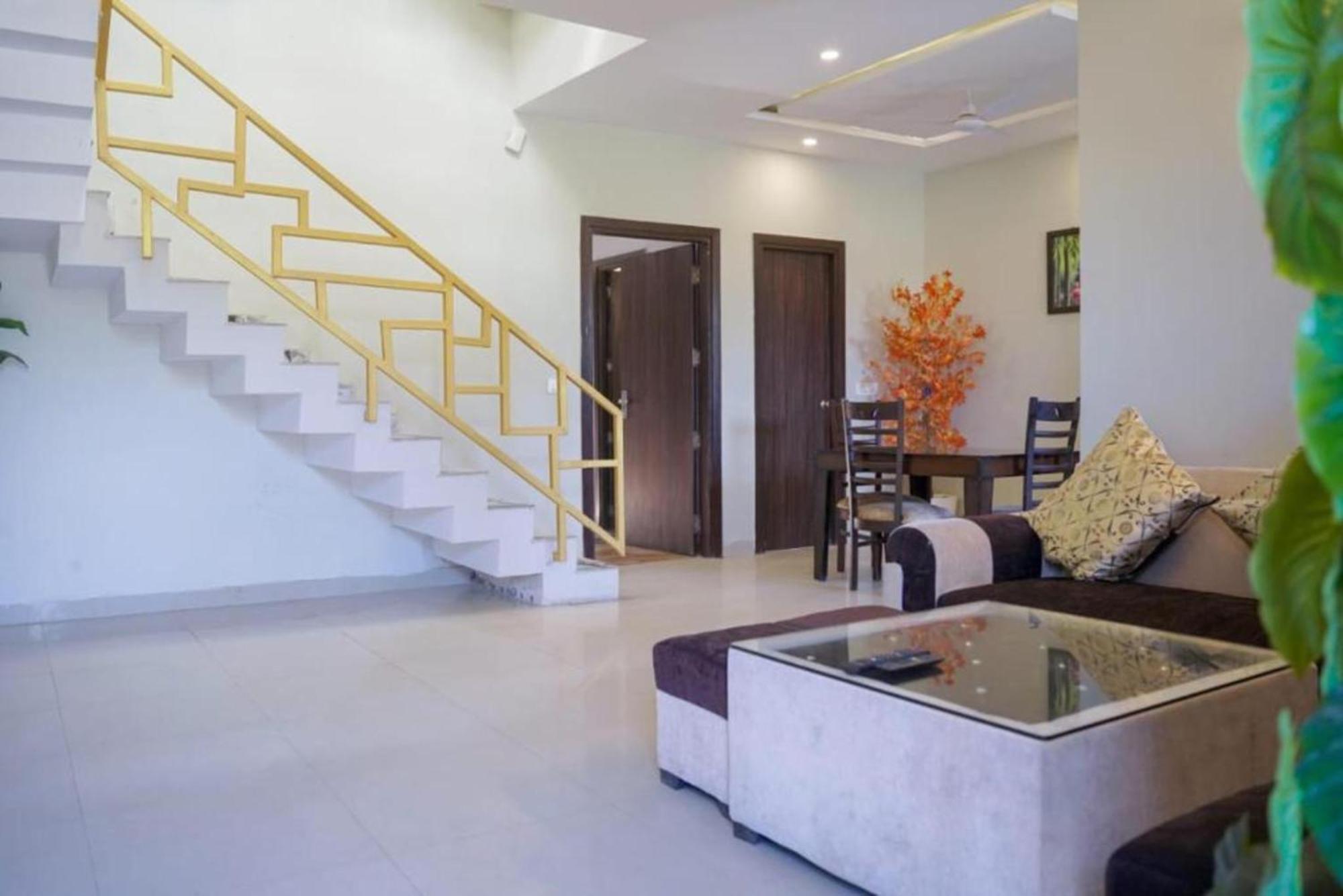 Vrindavan Dreams Hotel And Suites Vrindāvan Exterior foto
