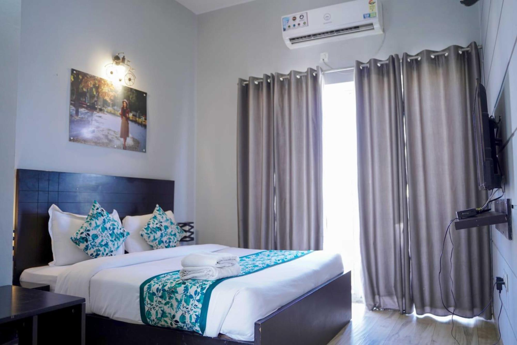 Vrindavan Dreams Hotel And Suites Vrindāvan Exterior foto